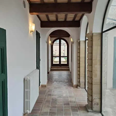 In A Village With Swimming Pool * 佩萨罗