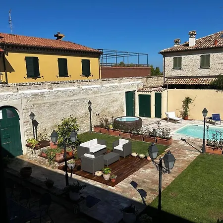 公寓 In A Village With Swimming Pool 佩萨罗