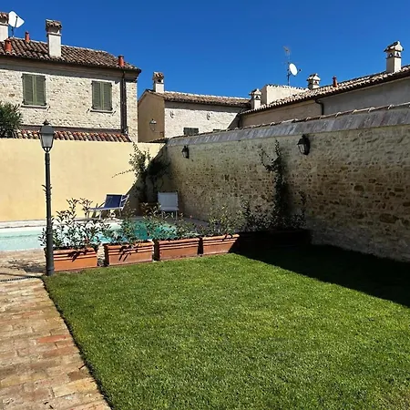 In A Village With Swimming Pool * 페자로